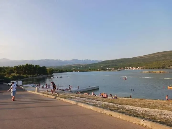 Apartmani Tanja Pridraga 0*,