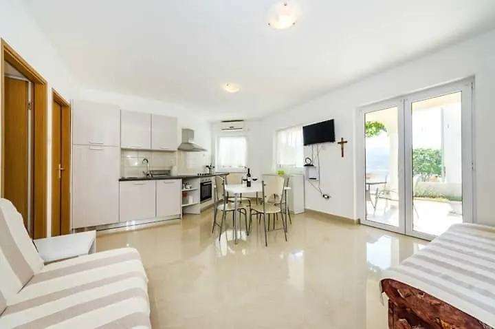 Apartmani Tanja Pridraga 0*,